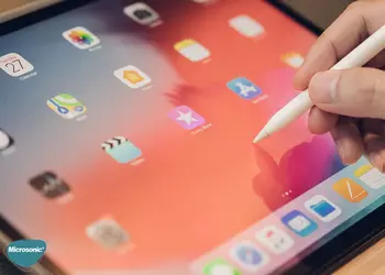 Microsonic Apple iPad Pro 11`` 2022 4. Nesil (A2759-A2435-A2761-A2762) Tam Kaplayan Temperli Cam Ekran Koruyucu Siyah